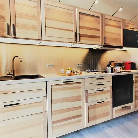 Panorama Apartment *